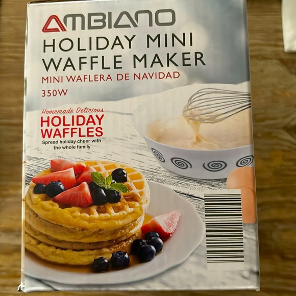 Holiday Mini Waffle Maker - New in Box - Picture 2 of 3